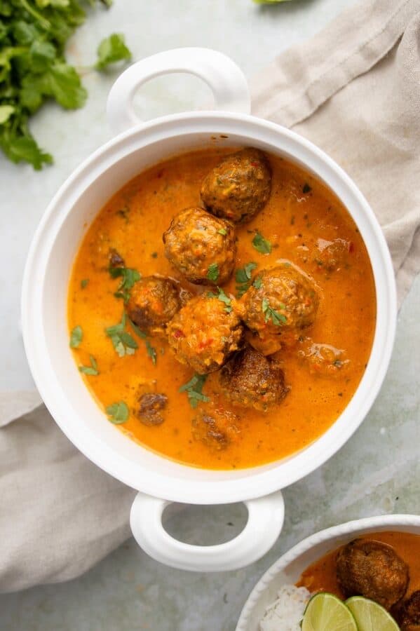 Romige kokos gehaktballetjes