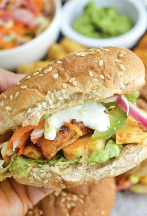 Pittige halloumi en ananas burgers