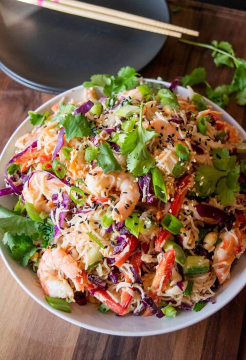Zomerse Thaise noodle salade